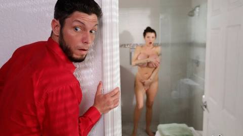Застукал милфу Джослин Джеймс Joslyn James и отодрал в анал