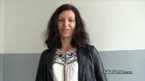Пикапер соблазнил девушку с Украины на минет и секс в машине