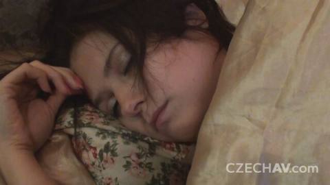 Трахает свою суку при каждой возможности, домашняя порнуха