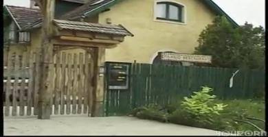 Засандалил большим членом зрелой в попку
