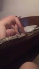 Пара снимает на камеру свой семейный классический секс