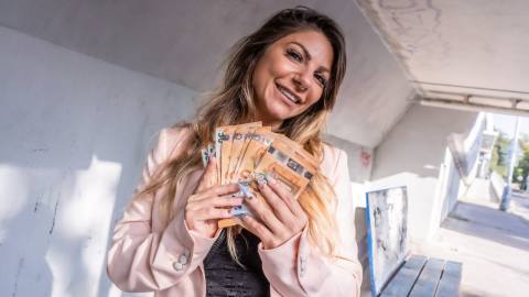 Заплатил телочке за жаркий секс
