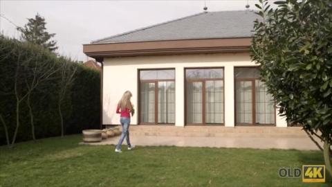 Классный трах молодки со зрелым дядей